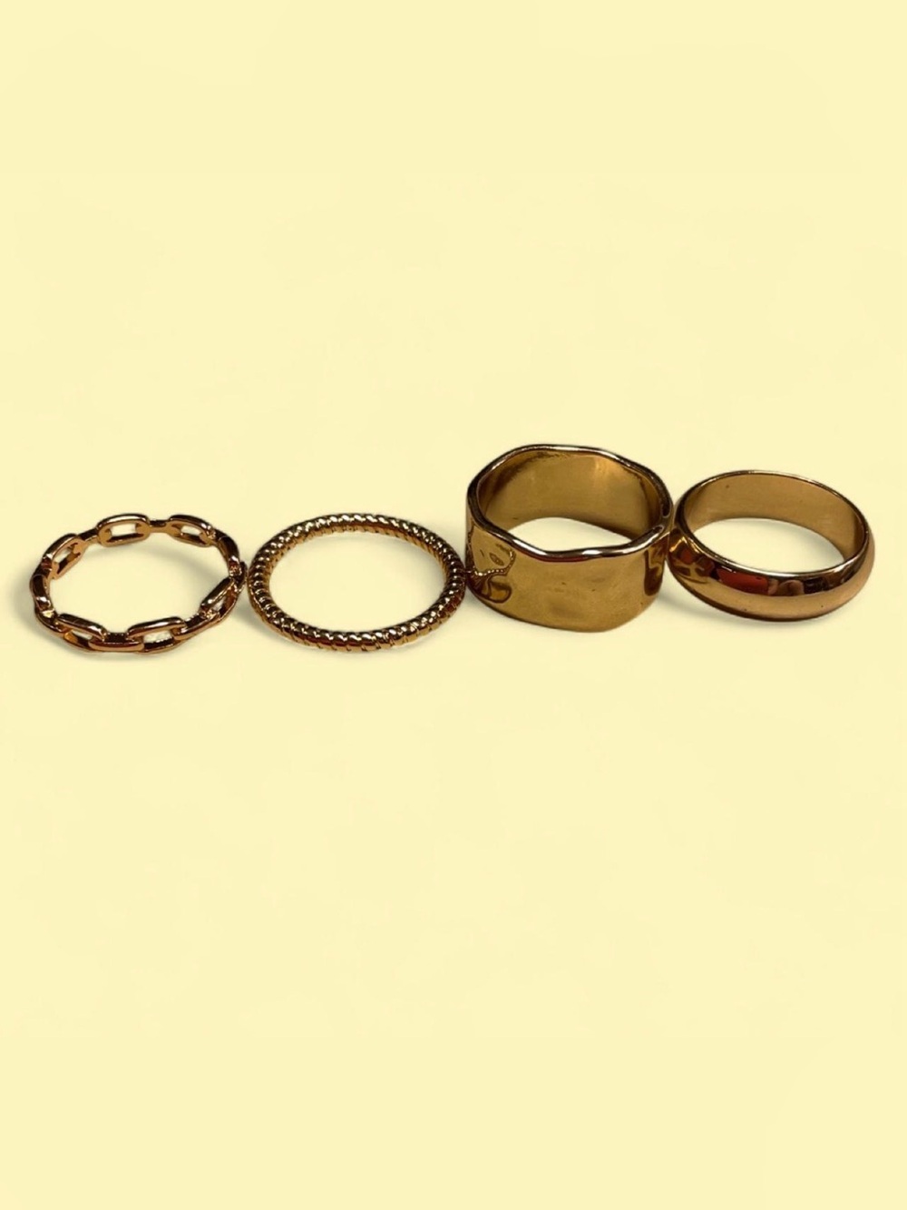4 pack gold toned rings
